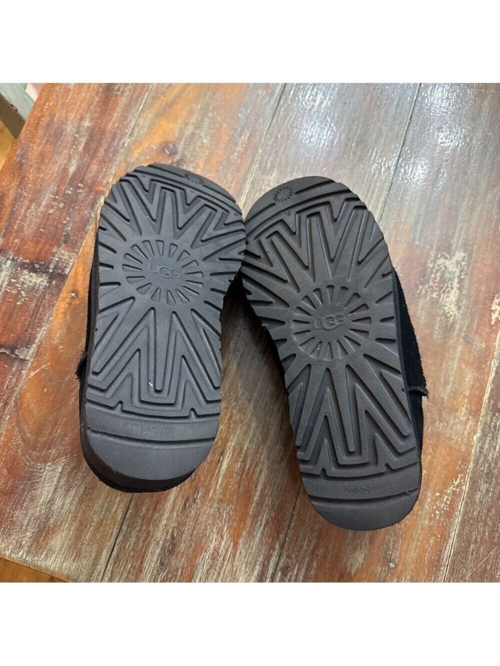 UGG Black Suede Shearling Lined Clog Slippers Size 9 - Picture 10 of 10